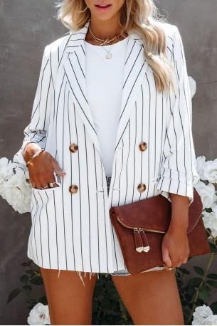 Bel črtast blazer z dvojnim zapenjanjem in žepi Everly
