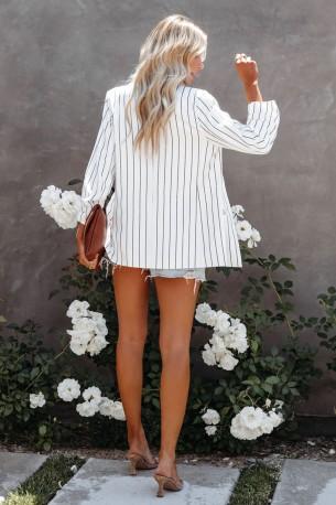 Bel črtast blazer z dvojnim zapenjanjem in žepi Everly