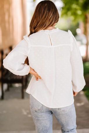 Bela pikčasta bluza s čipkastim izrezom in volančki Gina