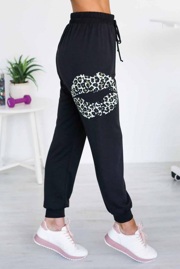 Joggers za pas z vrvico in črnim leopardjim vzorcem Klara