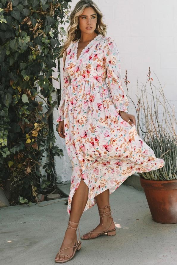 Maxi obleka s cvetličnim izrezom na hrbtni strani iz roza čipke Savannah