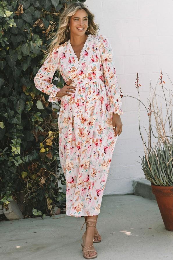 Maxi obleka s cvetličnim izrezom na hrbtni strani iz roza čipke Savannah