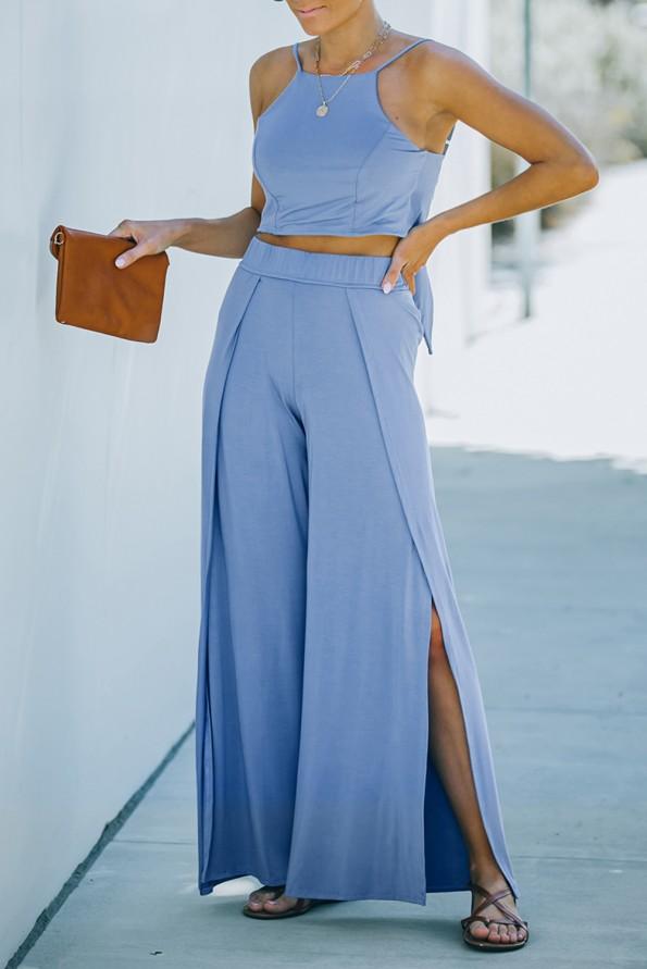 Nebeško modra majica brez hrbta in komplet hlač z visokim pasom Elizabeth
