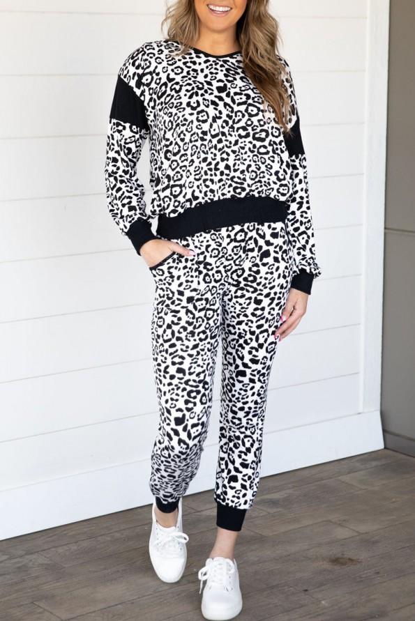 Pulover z leopardjim vzorcem in jogger komplet Inna