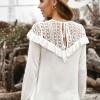 Bela bluza Alivia z dolgimi rokavi in čipko
