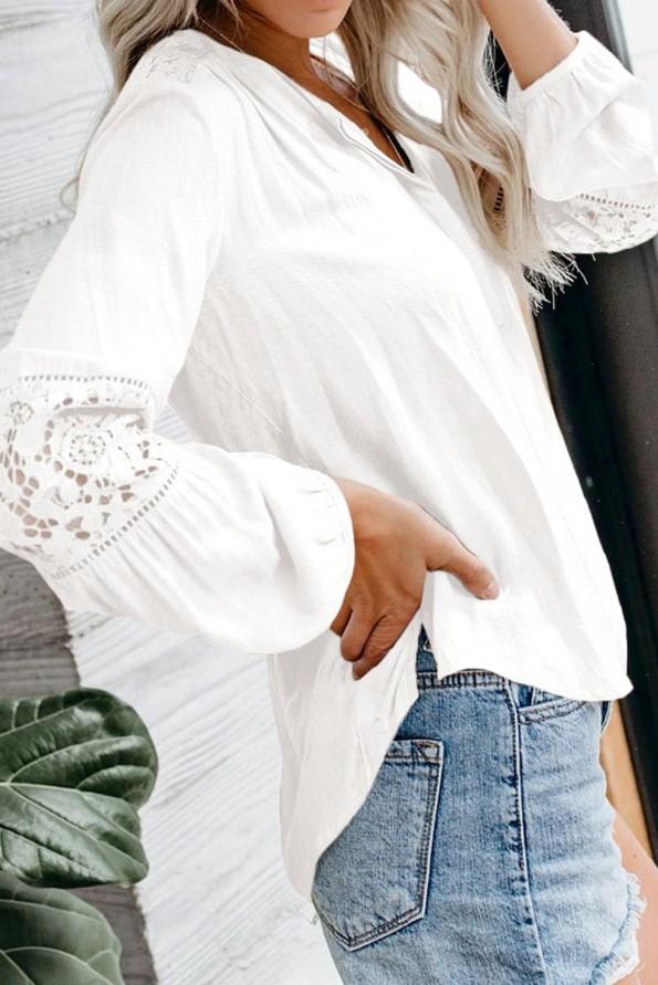 Bela ohlapna bluza Ariyah s čipkami