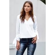 Bela preklopna bluza Liana z vozlom na rokavu