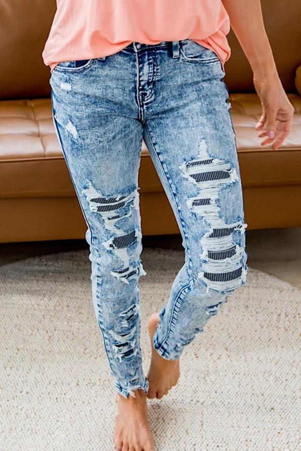 Bombažne nebeško modre kavbojke s črtastimi krpicami Anna