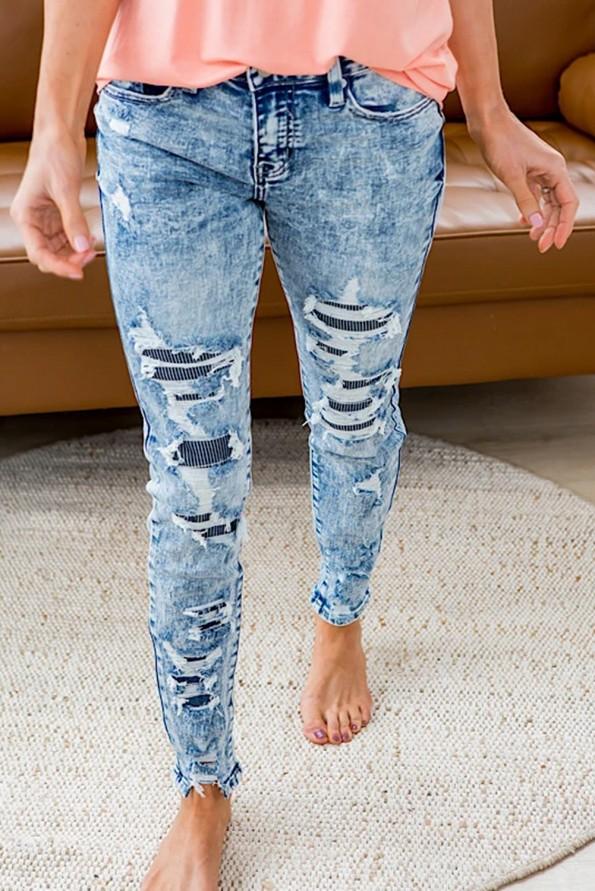 Bombažne nebeško modre kavbojke s črtastimi krpicami Anna