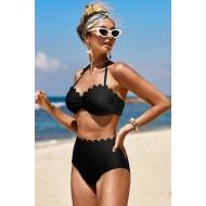 Črn bikini z obrobnimi školjkami