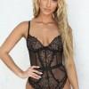 Črn čipkasti bodysuit Arielle s trakom