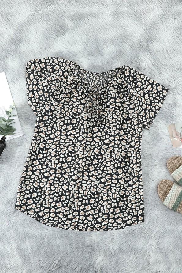 Črna bluza Brooklynn s kratkimi rokavi in volančki