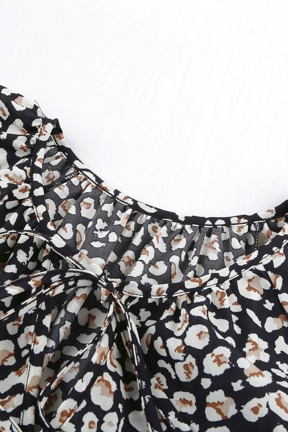 Črna bluza Brooklynn s kratkimi rokavi in volančki