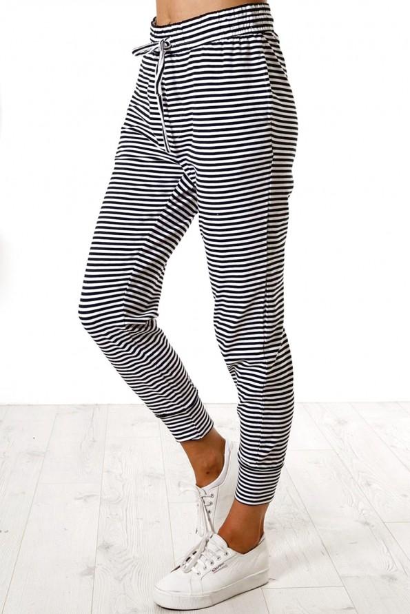 Črna črtasta trenirka Valentina