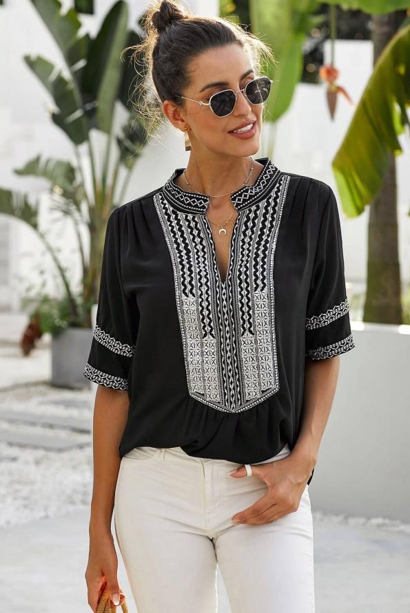 Črna priložnostna bluza Madilynn z vezenim vzorcem