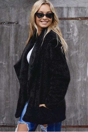 Črna sherpa jakna Antonella z žepi