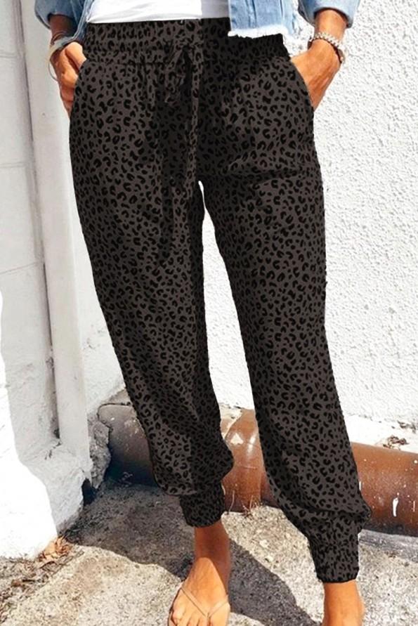 Črne ohlapne jogger bombažne hlače Riley z leopardjim motivom