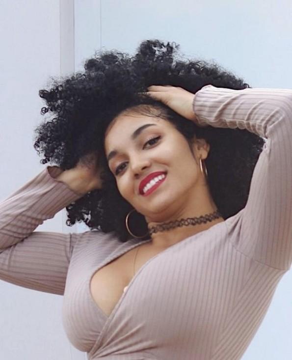 Kaki rebrast crop top Jordyn z V izrezom
