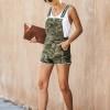 Kamuflažne kratke hlače Barbara z naramnicami