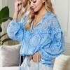 Modra ohlapna bluza Adaline z volančki