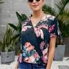 Modra preklopna bluza Alia s cvetličnim potiskom