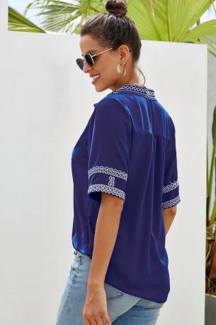 Modra priložnostna bluza Kylee z vezenim vzorcem