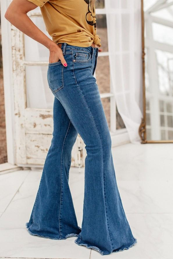 Modre kavbojke s širokim spodnjim delom  Judith