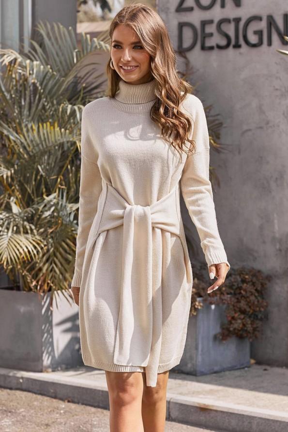 Pulover obleka Bristol marelične barve z visokim ovratnikom