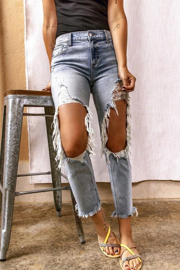 Razcefrane jeans bombažne kavbojke Emery z veliko luknjo v kolenu