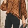 Rjava bluza Camila s pikčastim vzorcem in širokimi rokavi
