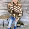 Rjava bluza z leopardjim motivom