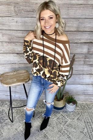Rjava bluza z leopardjim motivom