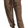 Rjave udobne hlače Nicole z leopardjim motivom