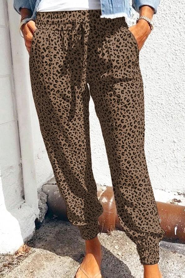 Rjave udobne hlače Nicole z leopardjim motivom