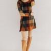 Rjavo karirasta mini obleka Parker z okroglim ovratnikom