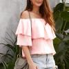 Roza bluza Arielle z odprtimi rameni in volančki