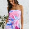Roza tie dye romper Lara z odprtimi rameni