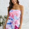 Roza tie dye romper Lara z odprtimi rameni