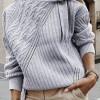 Siv pulover Autumn z odprtimi rameni