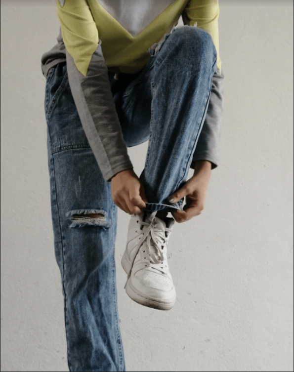 Svetlo moder denim jogger Lucille z žepi