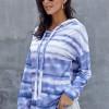 Svetlo moder tie dye pulover Journee s kapuco
