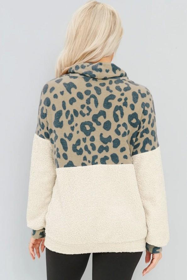 Topel pulover Evelyn z leopardjim motivom