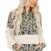 Topel pulover Evelyn z leopardjim motivom