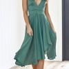 Zelena midi obleka brez rokavov Nova