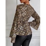 Bluza s pasom v obliki leoparda v obliki  V-izreza Mary