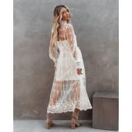 Elegantna bela čipkasta dolga obleka z visokim ovratnikom in z dolgimi rokavi Lyla