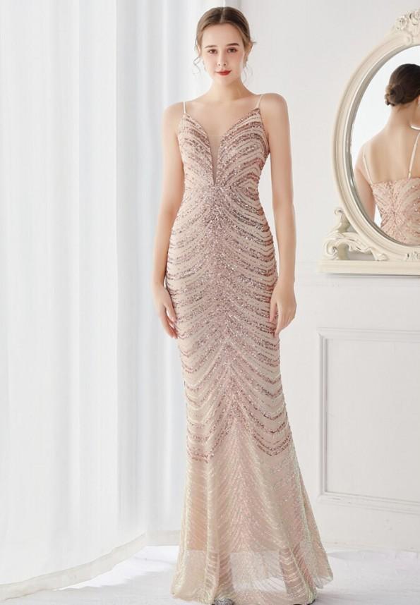 Elegantna večerna obleka brez naramnic z zlatimi sijočimi bleščicami  Quella