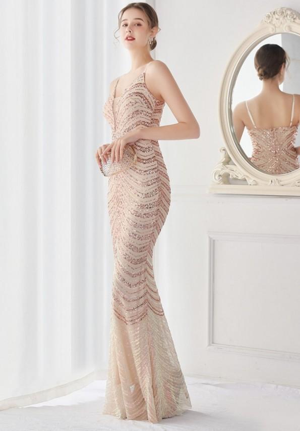 Elegantna večerna obleka brez naramnic z zlatimi sijočimi bleščicami  Quella