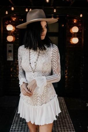 Bela kratka čipkasta obleka s polnimi rokavi Winna