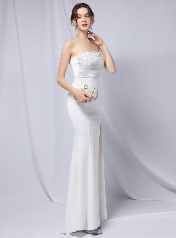 Bela večerna in poročna obleka brez naramnic z zgornjimi režami Donna